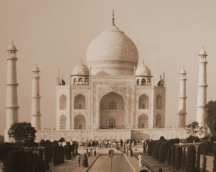 Delhi-India-Taj-Mahal-3