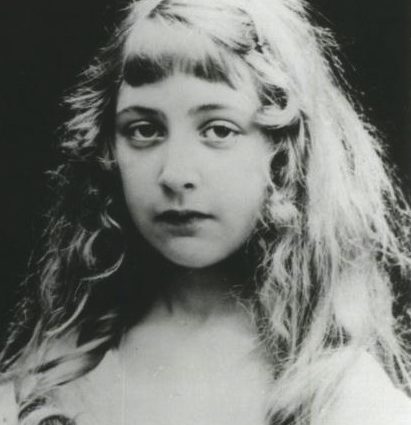 A fiatal Agatha Christie