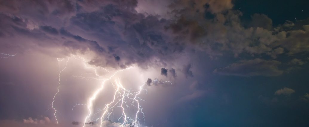 Villámlás vihar időjárás villámárvíz front meteorológia