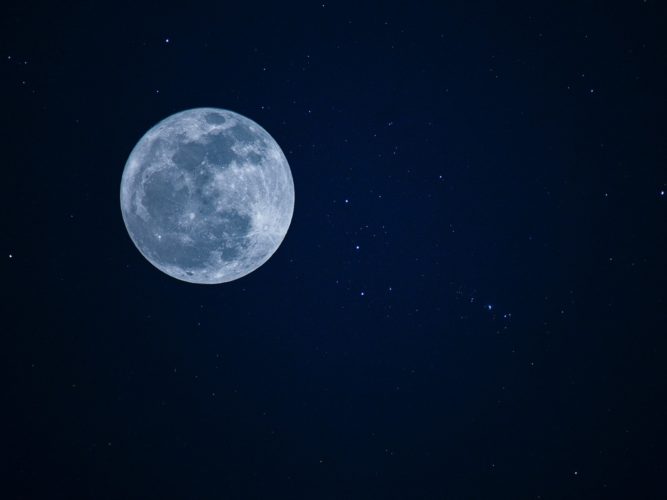 hold csillagászat