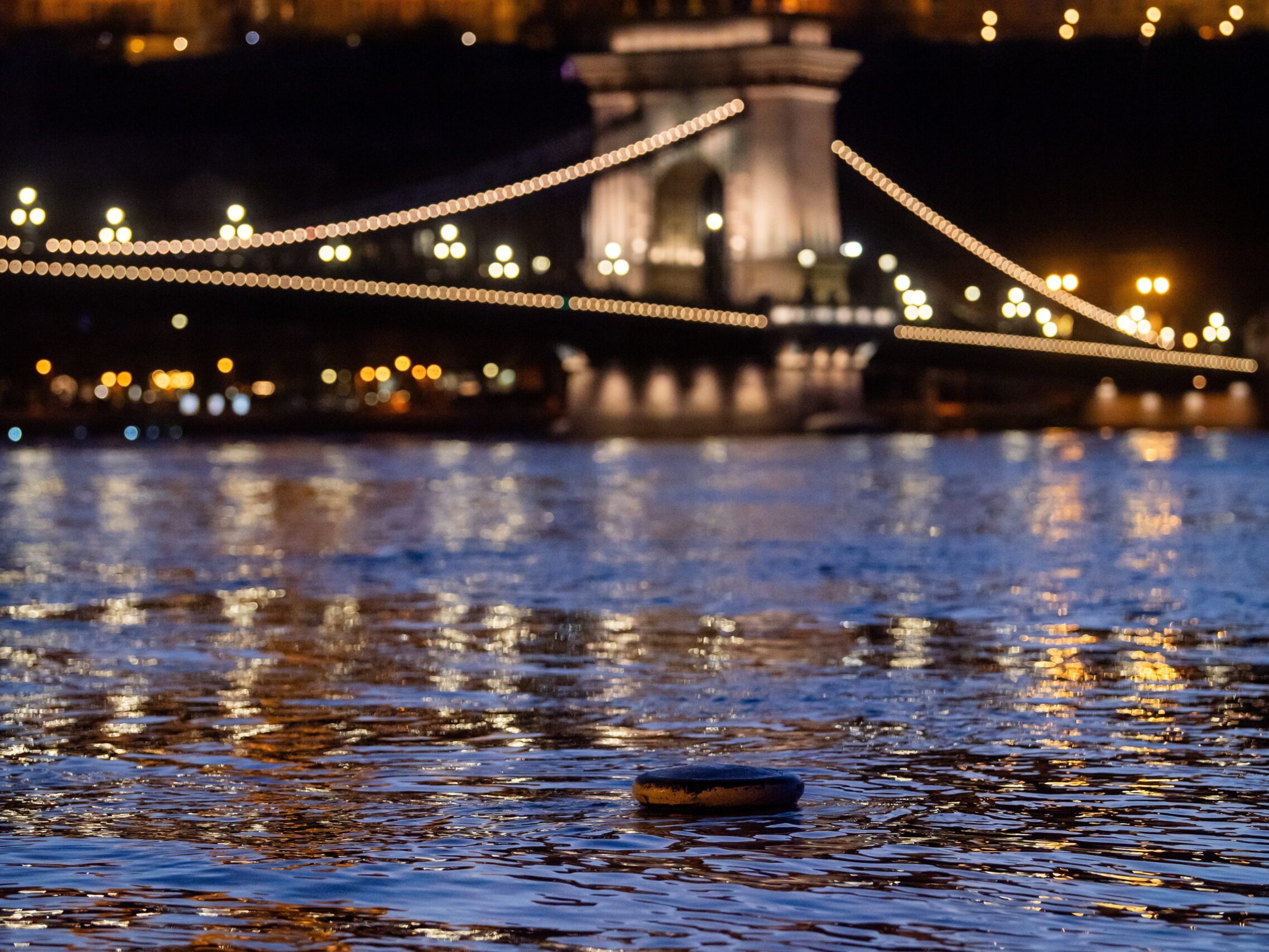 Árhullám a Dunán Budapest