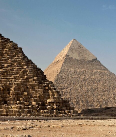 piramisok építése