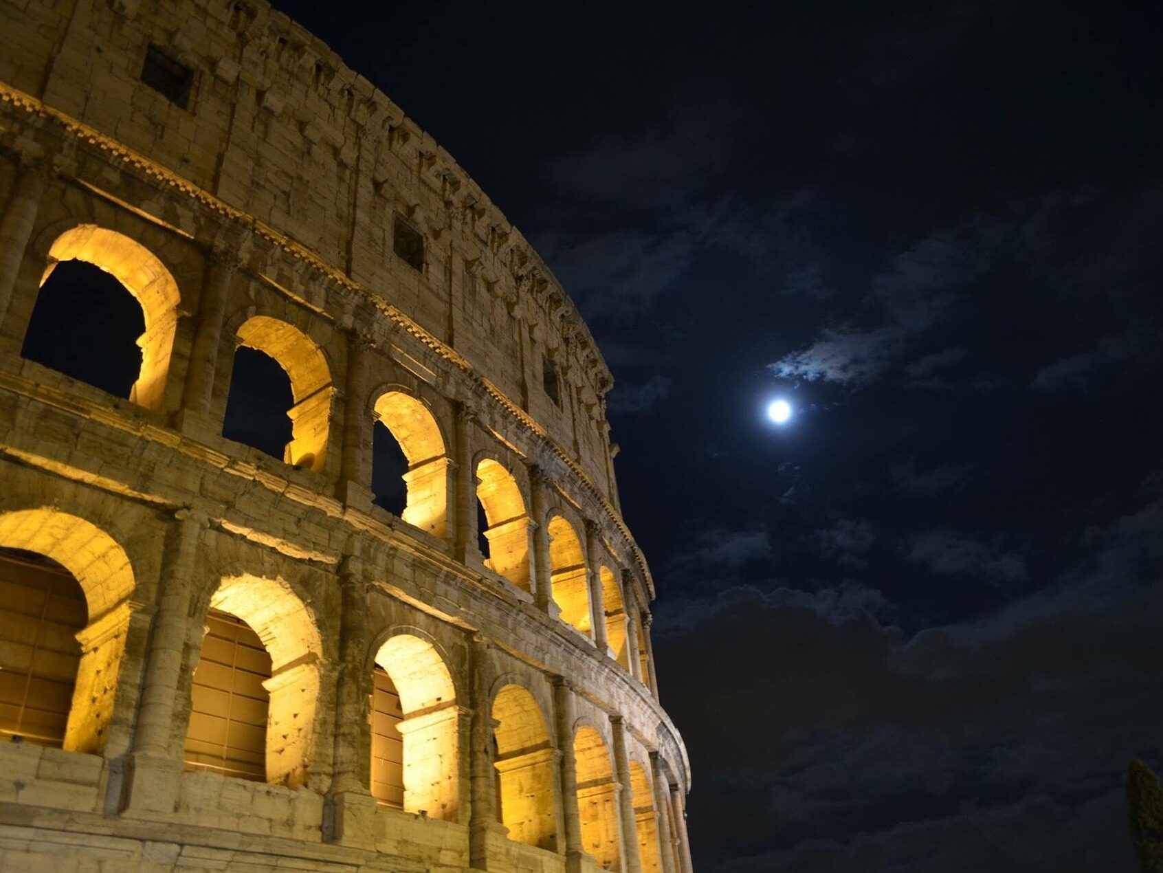 Róma Olaszország Itália látnivalók látnivalói turzmus emlékművek Trevi-kút Colosseum