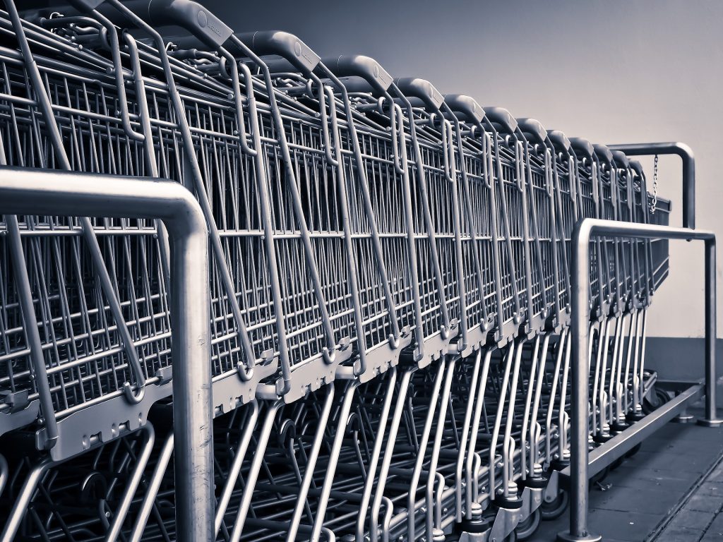 shopping shoppingolás szupermarket boltok nyitvatartás pixa 2