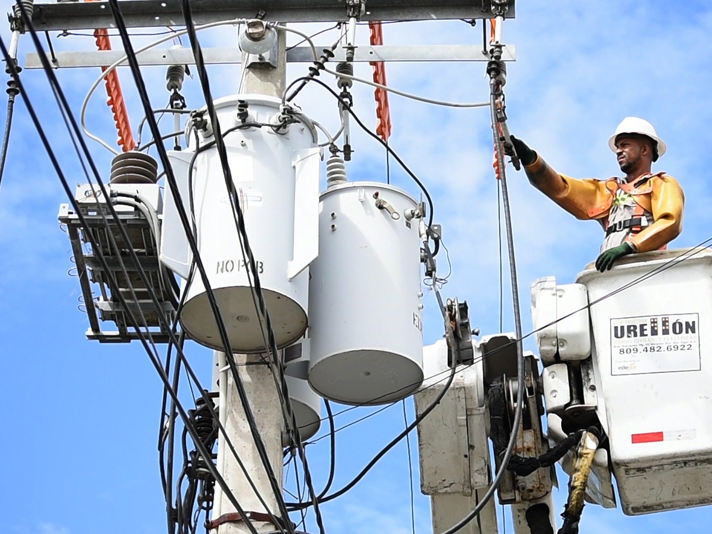 szerelő áramkimaradás áramszolgáltatás áram elektromosság elektromos hálózat pixa adomány