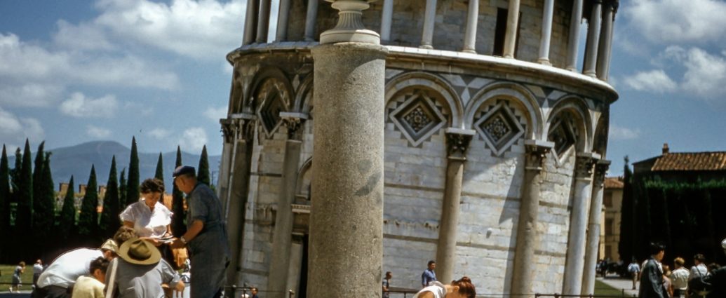 hőhullám Olaszország elnevezés Kharon Pisa ferdetorony turisták utazás