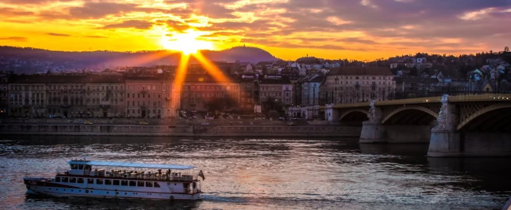Budapest fővárosi hajnali melegrekord Duna hajó