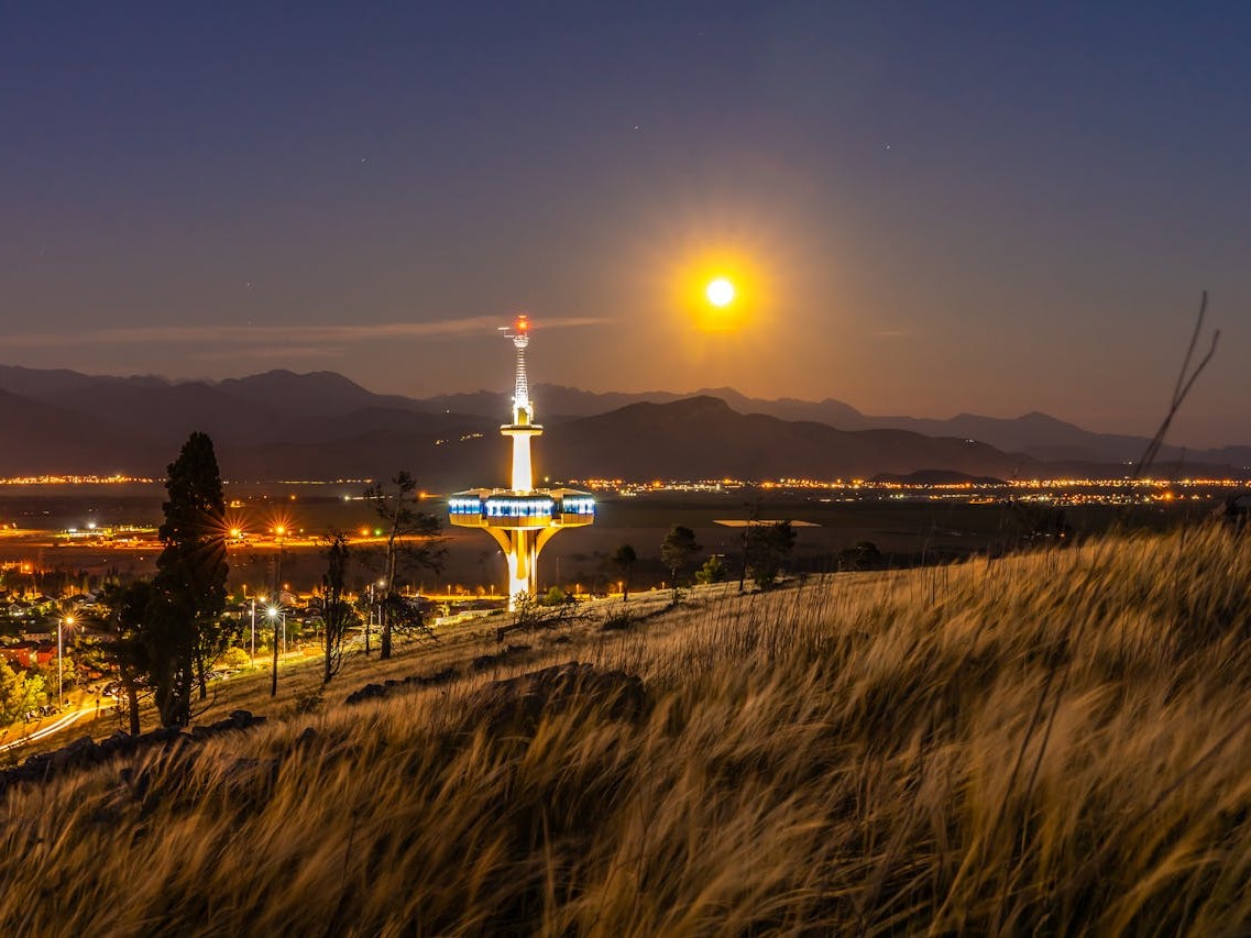 Montenegro Podgorica montenegrói műhold éjszaka