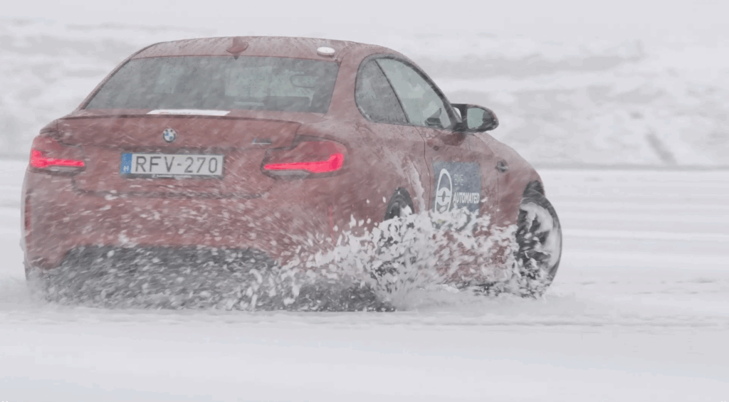 oldalirányú csúszás kocsi vezetés balset közlekedésbiztonság BME driftelés 4