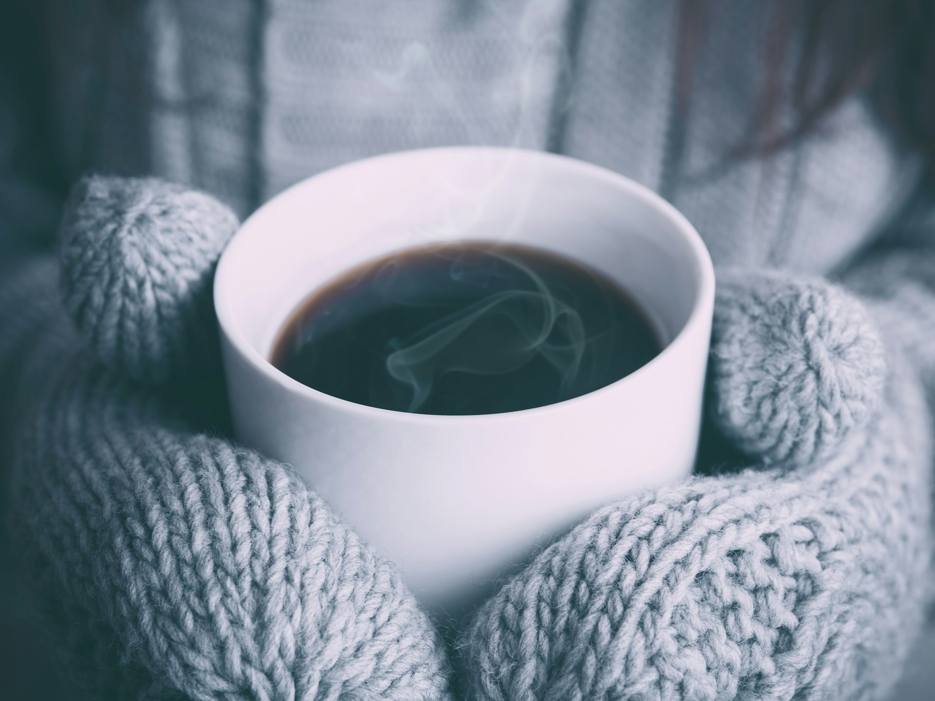 hideg meleg ital tea kesztyű tél időjárás hétvége hétvégi január