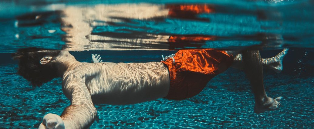 úszás sport medence pixa lebegés víz nyaralás