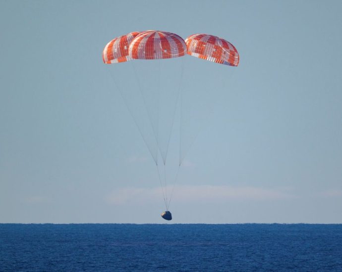 Artemis Orion holdmisszó visszaérkezés földetérés