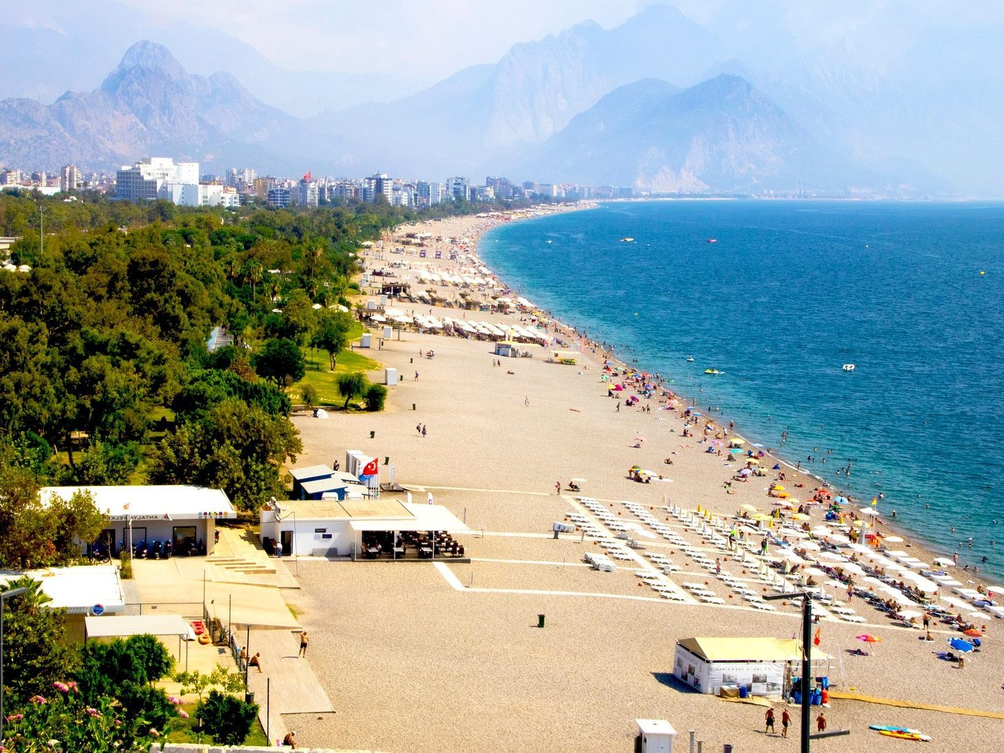 Törökország utazás nyaralás pixa tenger strand hegyek pálmák