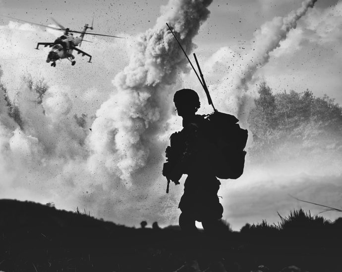 háború környezet csatatér közélet politika pixa bombázás helikopter katona