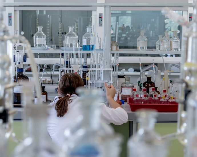 labor laboratórium kémia vizsgálat vegyszer egészség orvoslás kutatás tudomány pixa 4 (2)