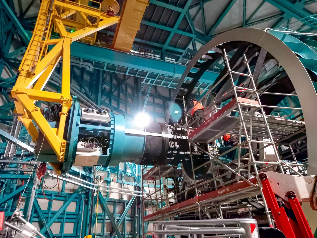 Vera_C._Rubin_Observatory_Commissioning_Camera_install
