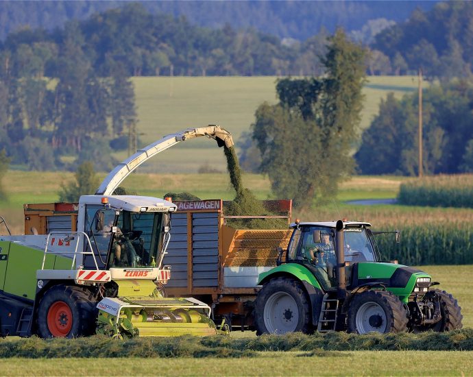 mezőgazdaság agrár pixa gép trkator aratás