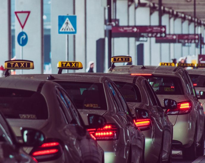 taxi közlekedés kocsi utazás pixabay 1